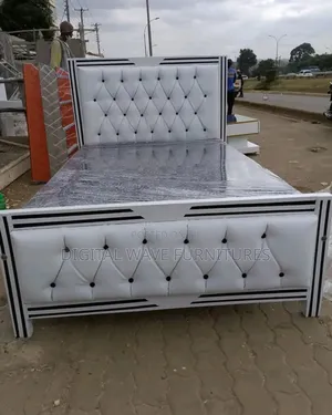 White Chester Bed 4 by 6