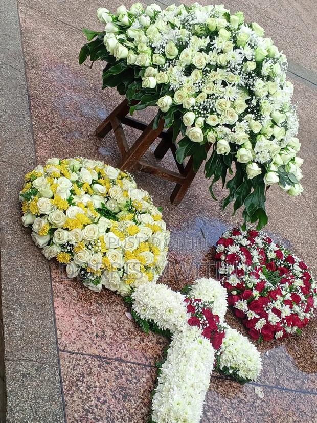 Funeral Flowers - main view