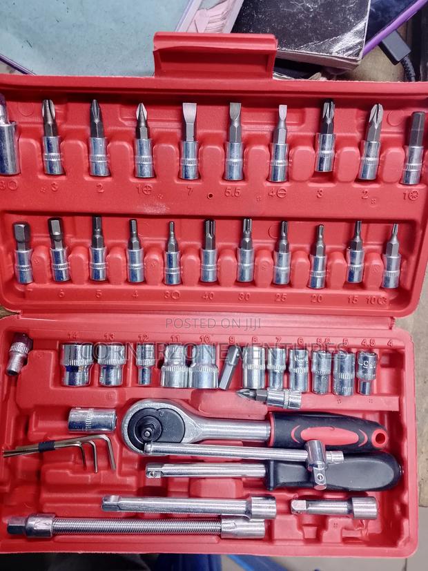 Socket Wrench Set/ Tool Box - thumbnail 2