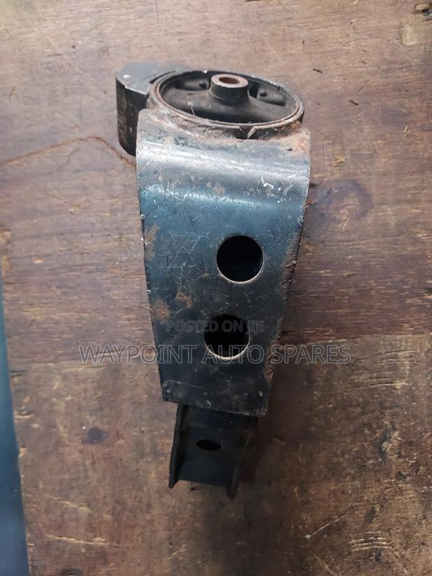 Gear Mount Nissan B14