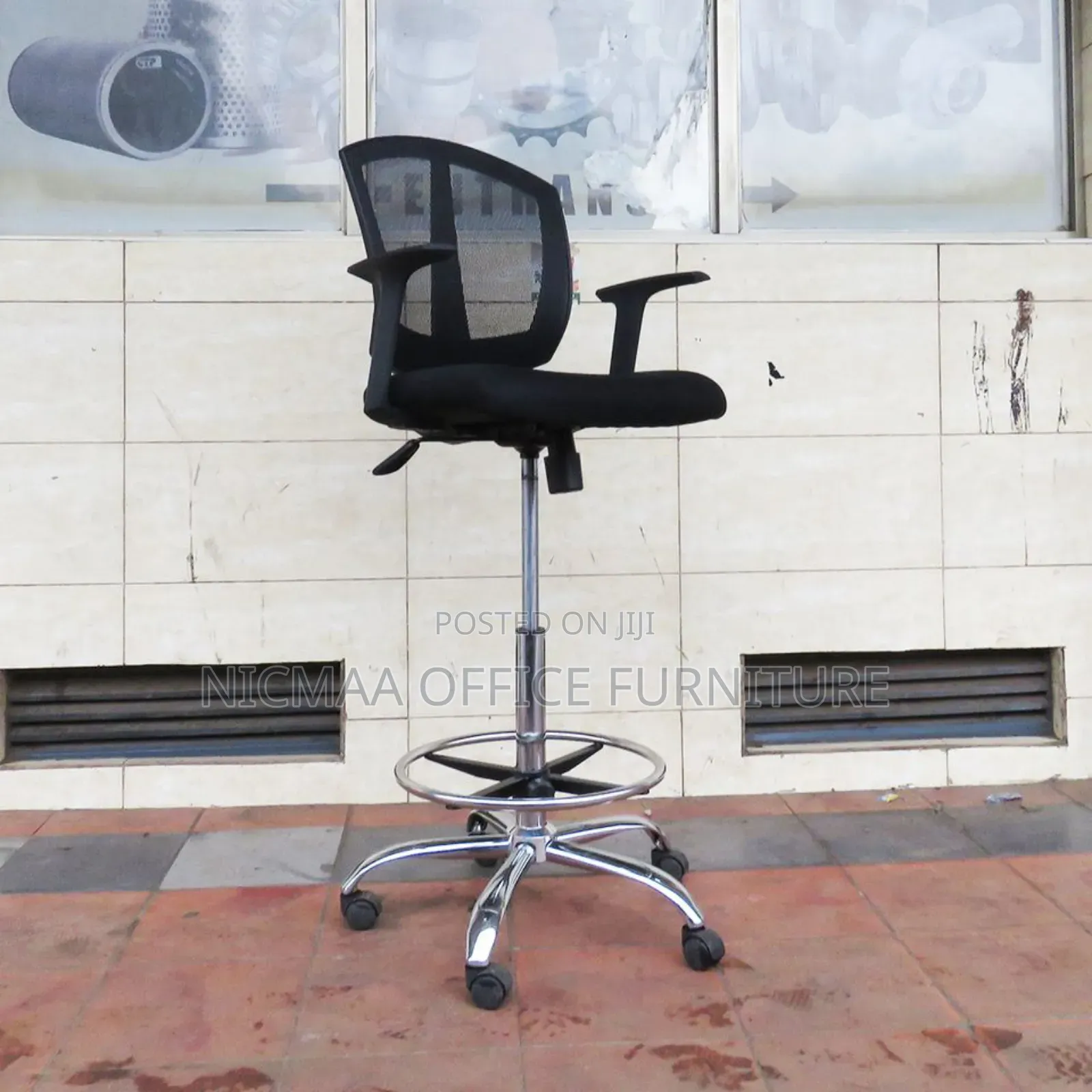 Low Back Adjustable Swivel Bar Seat