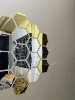 Hexagon Mirrors Perfection – Mirror Wall Pack