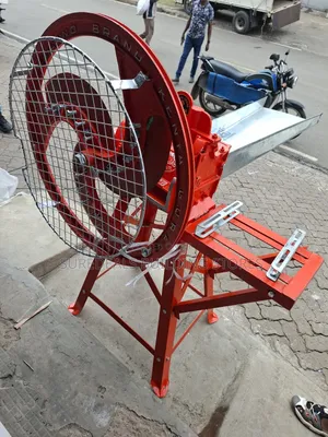 Brand New Milano 3-Blade Chaff Cutter.