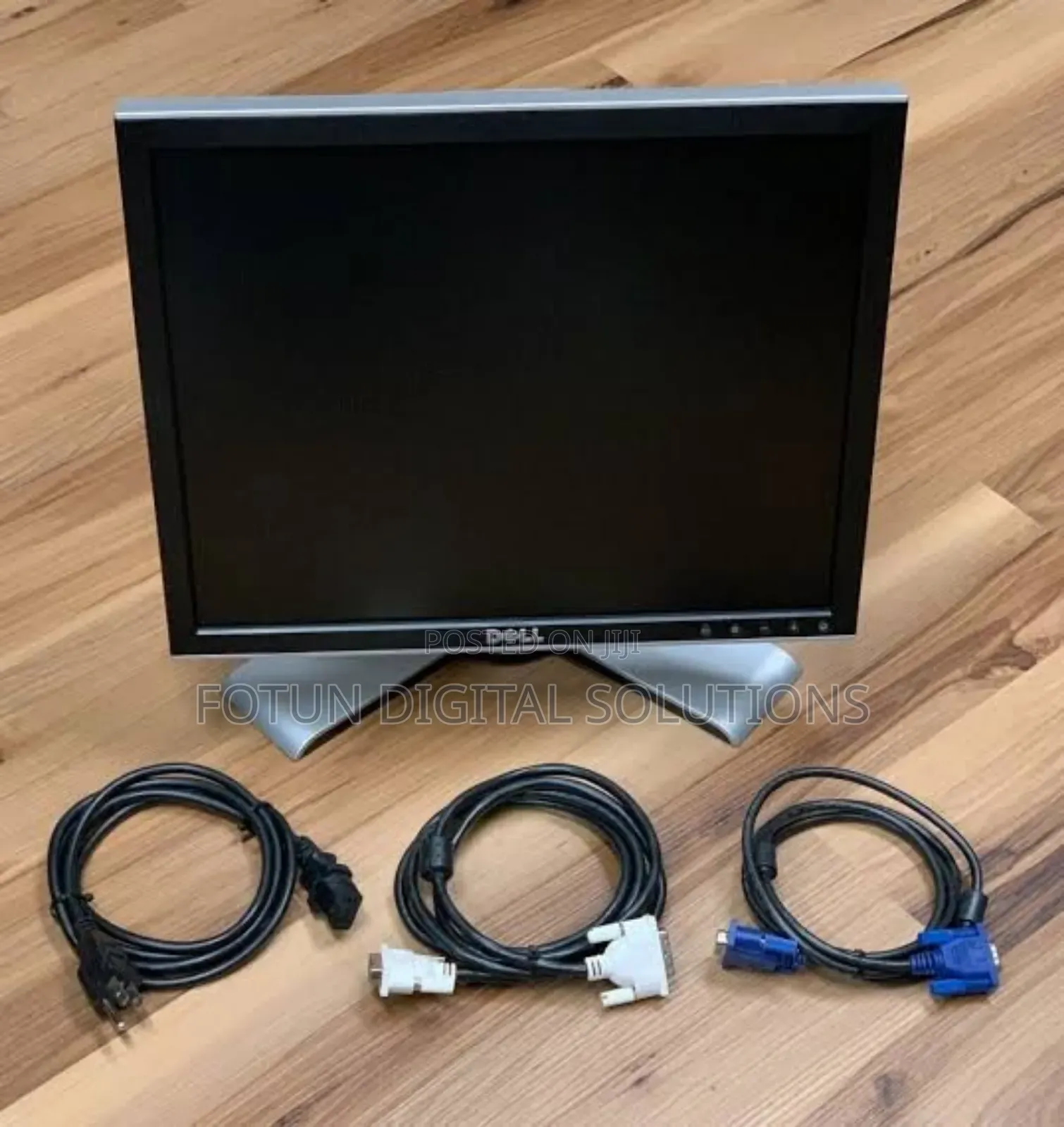 Dell 17" Monitor – Durable Build With Clear Resolution