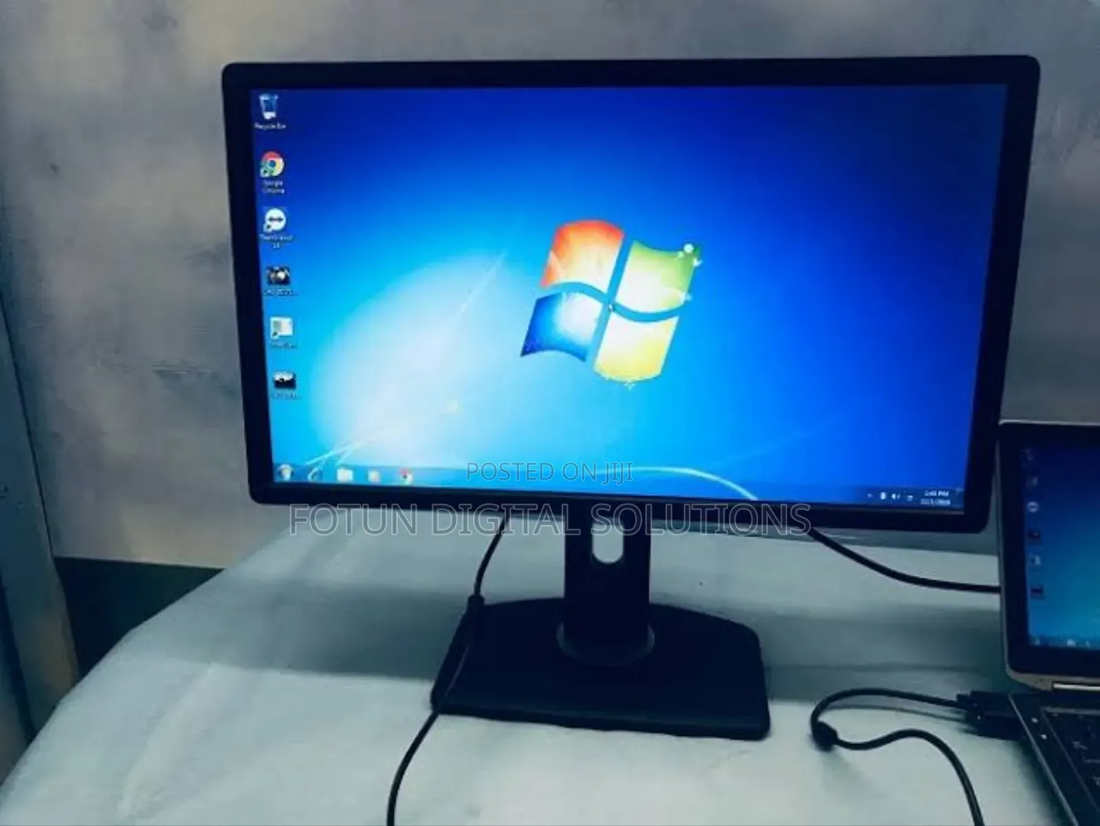Dell 22" Wide Monitor – Big Screen With Bright Output