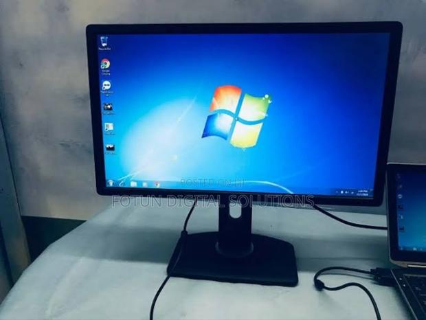 Dell 22" Wide Monitor – Big Screen With Bright Output