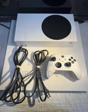 Xbox Series S Slightly Used - thumbnail 2