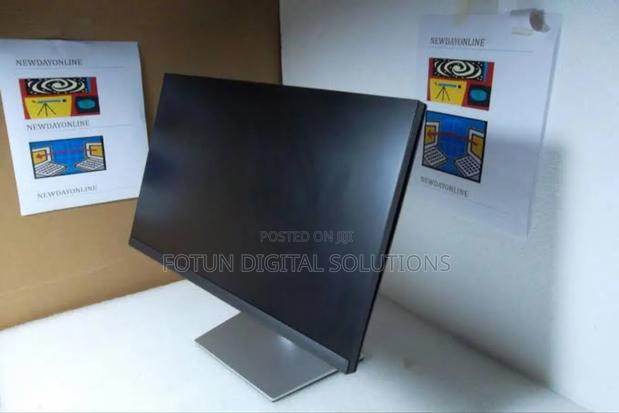 22-Inch Dell Frameless Display–Smooth Picture, Elegant Style