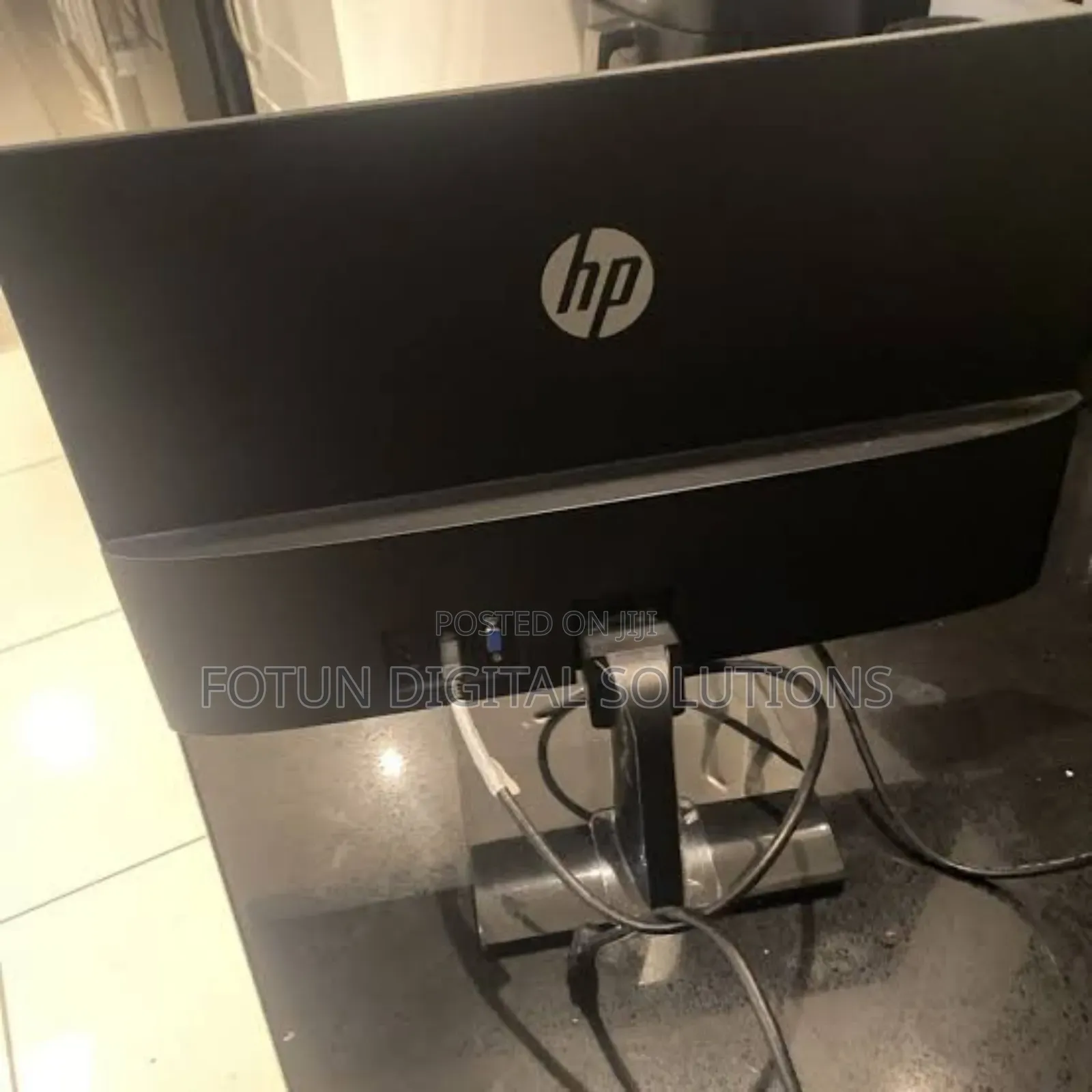 24inch Hp Bezel-Less Display–Perfect for Designers Coders