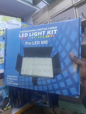 Pro 800+ Studio Lighting Lamp With 2 Rechargeable Batteries - thumbnail 2