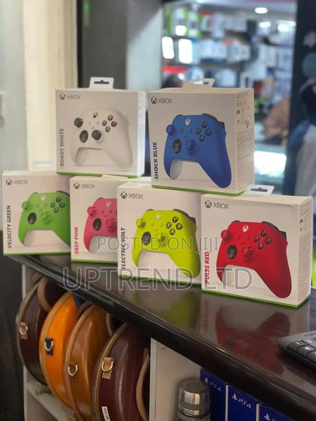 Brand New Xbox Series Controllers - main view