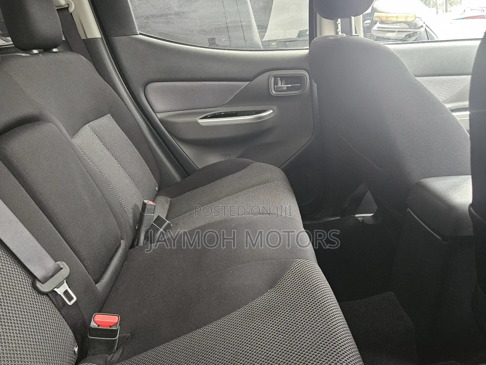 Mitsubishi L200 2020 Silver