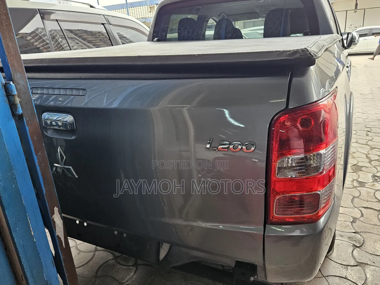 Mitsubishi L200 2020 Silver