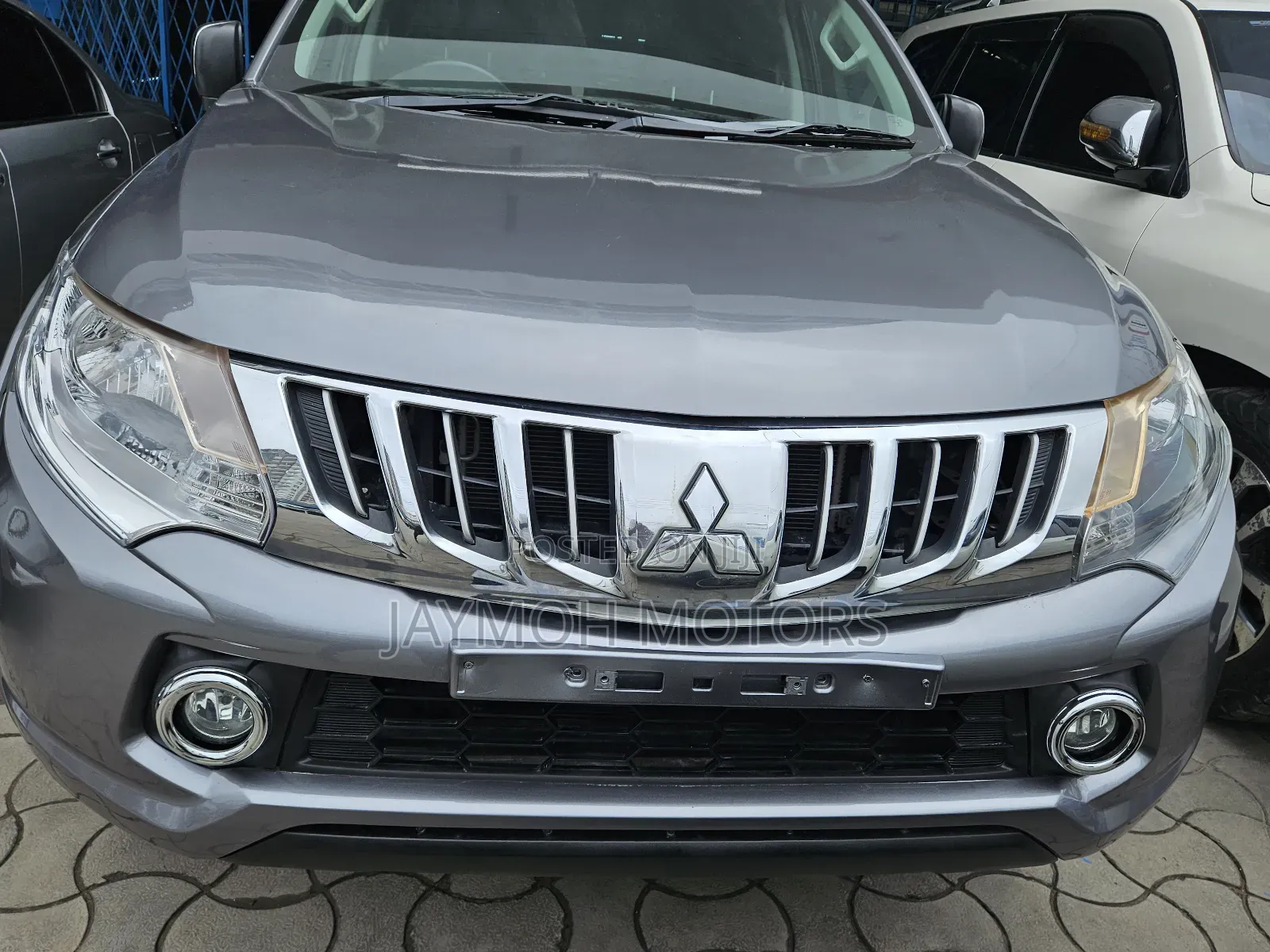 Mitsubishi L200 2020 Silver
