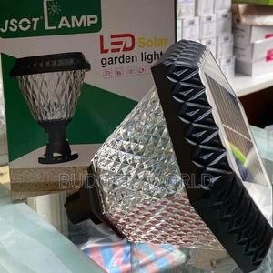 Big Base Solar Pillar Gate Light- Auto on/Off Solar Powered - thumbnail 2