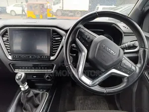 Isuzu D-MAX 2022 Red