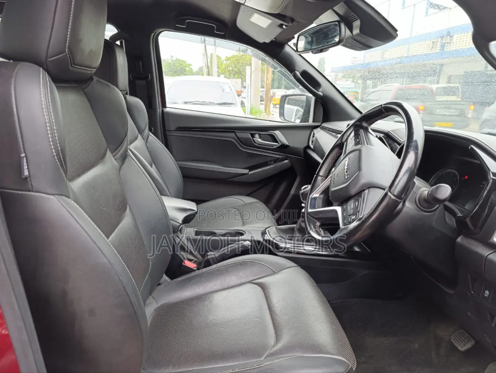 Isuzu D-MAX 2022 Red