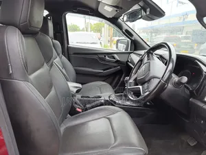 Isuzu D-MAX 2022 Red