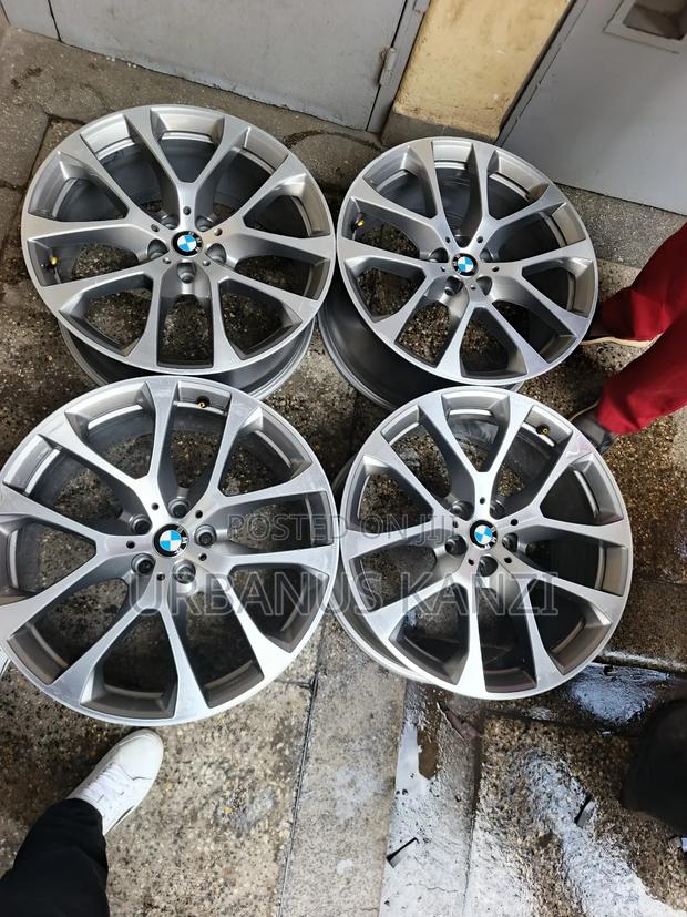 Size 20 Inch BMW Alloy Rims