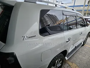 Toyota Land Cruiser 2015 White