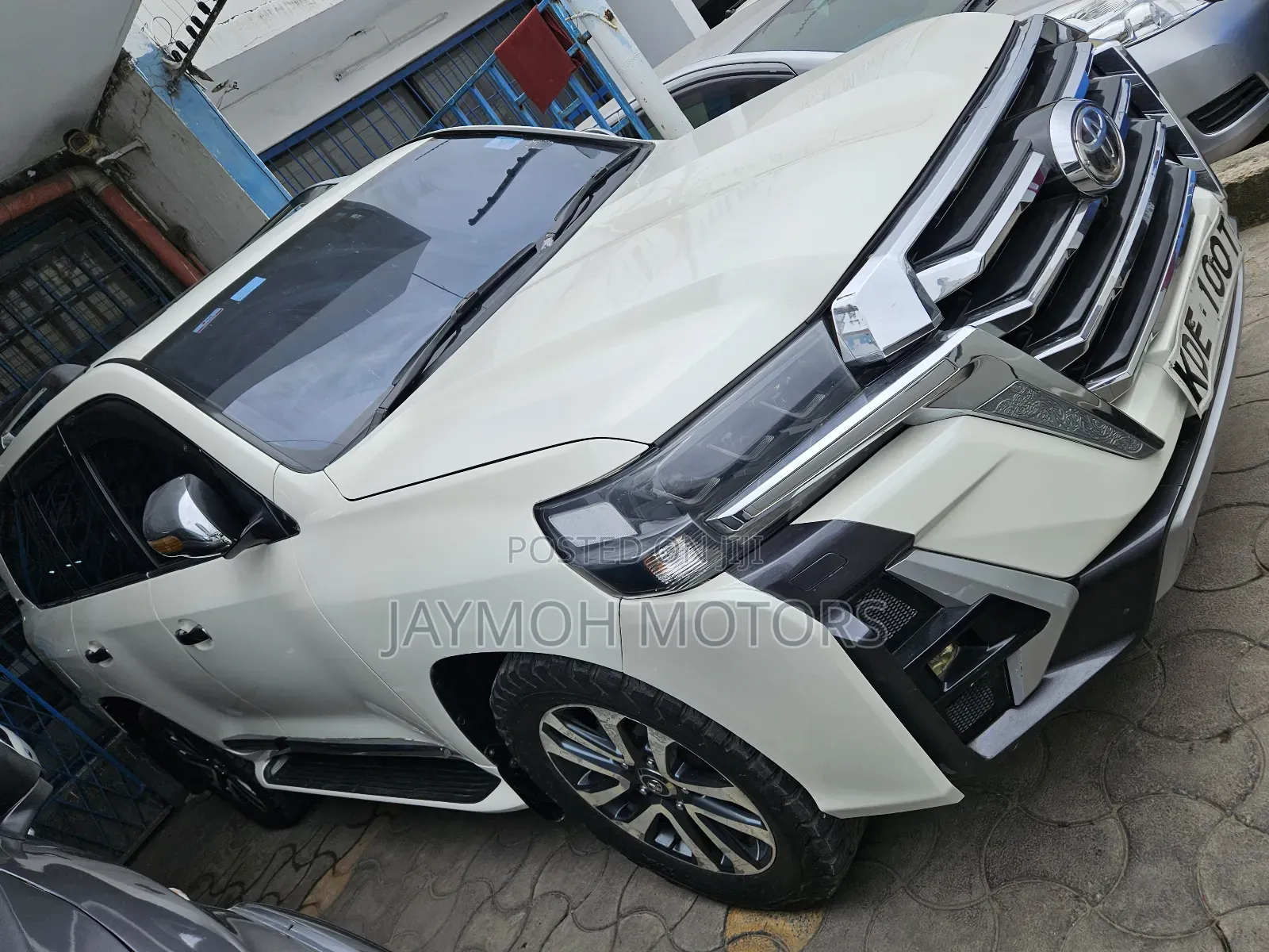 Toyota Land Cruiser 2015 White
