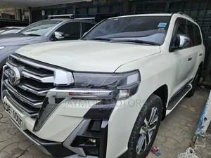 Toyota Land Cruiser 2015 White