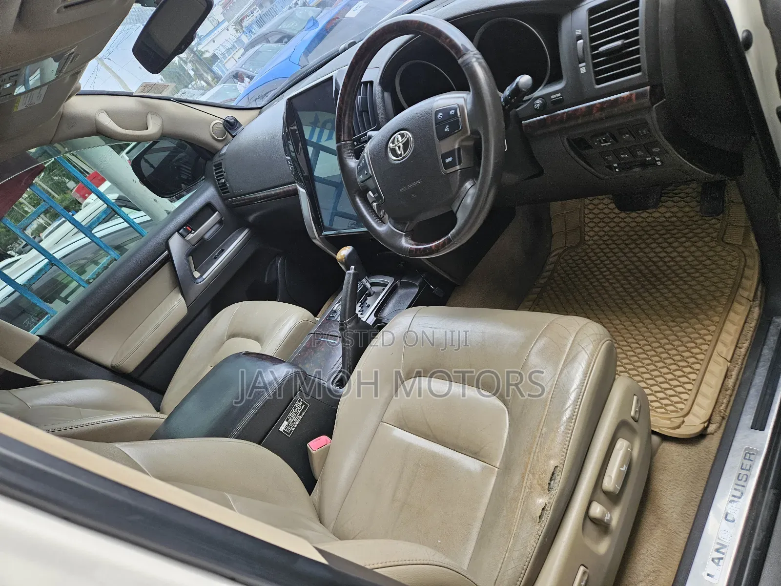 Toyota Land Cruiser 2015 White