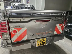 Toyota Hilux 2019 Silver