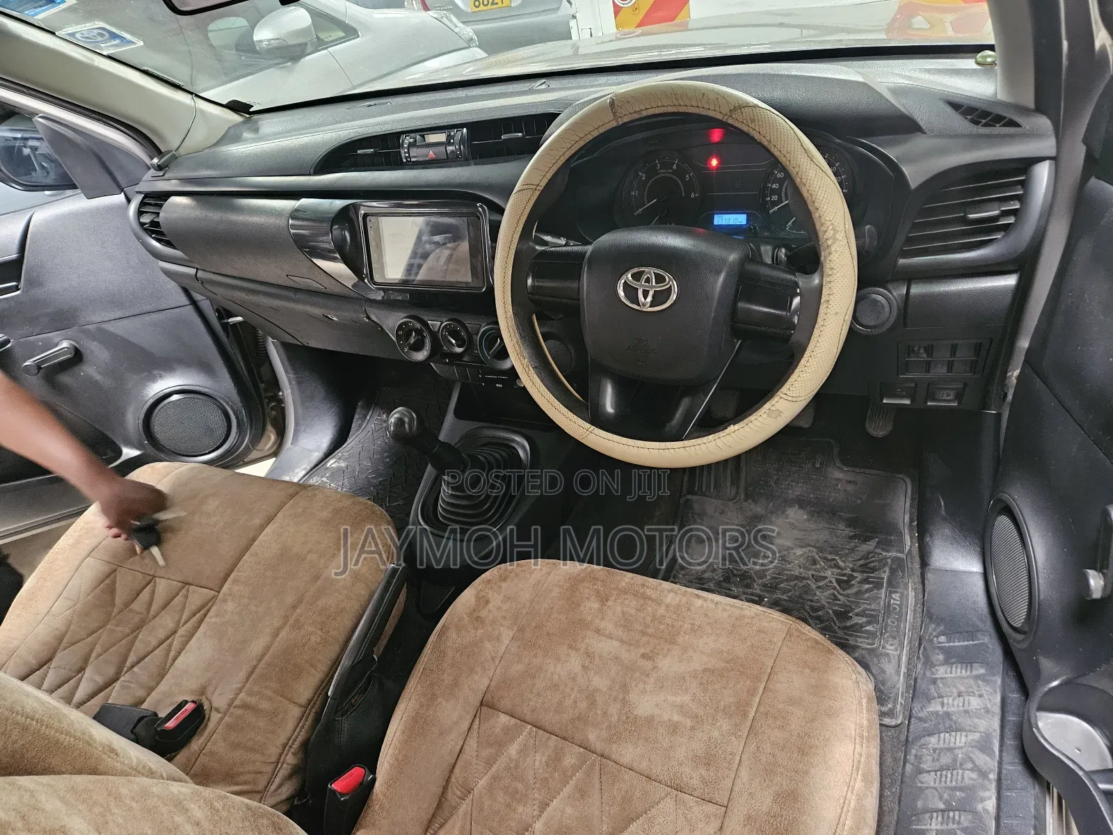 Toyota Hilux 2019 Silver