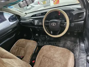 Toyota Hilux 2019 Silver