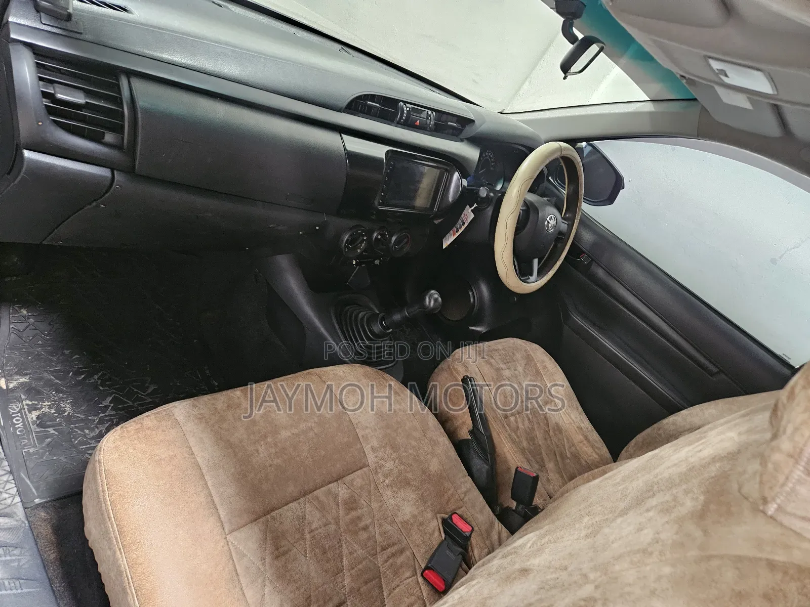 Toyota Hilux 2019 Silver