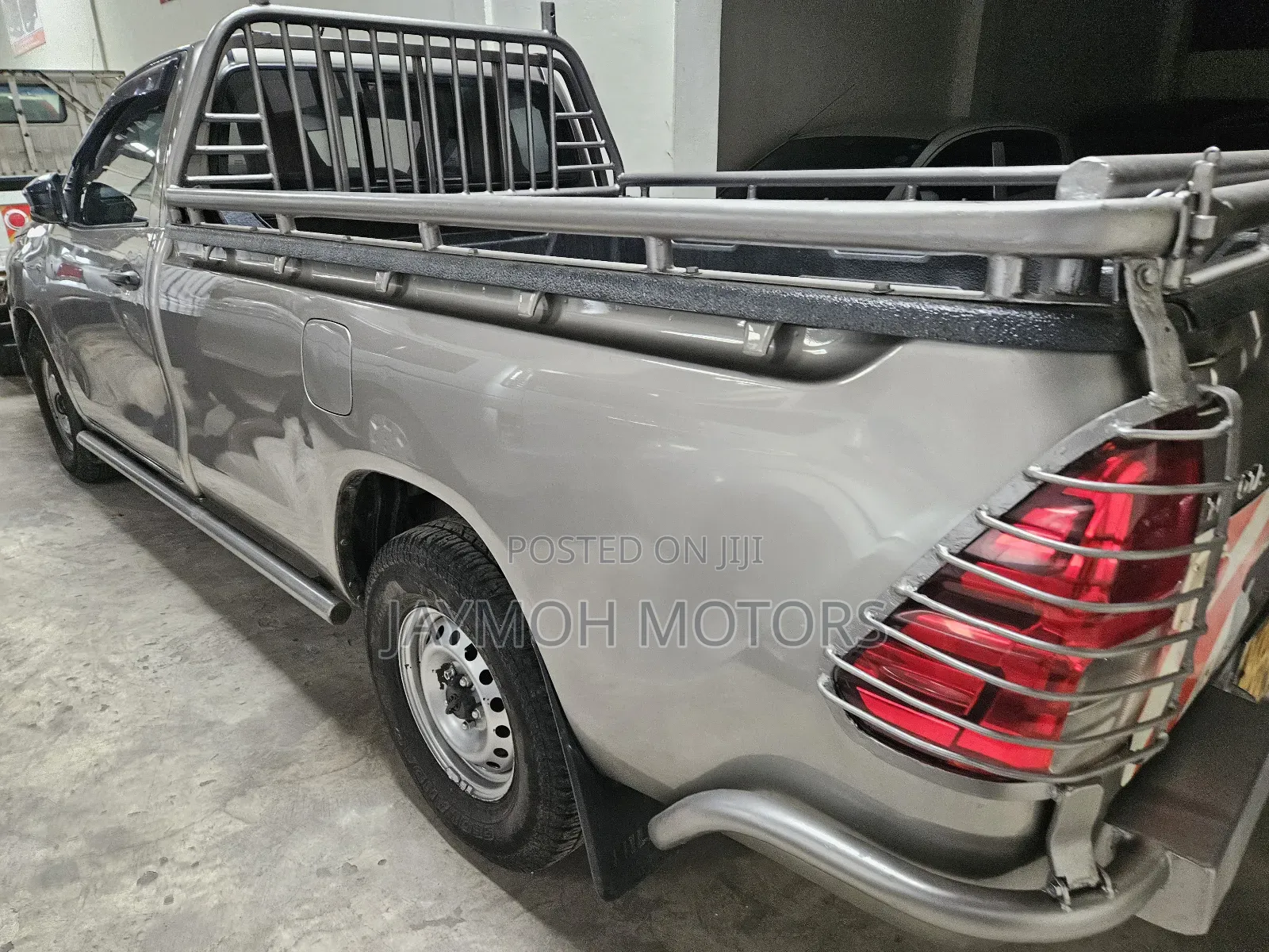 Toyota Hilux 2019 Silver