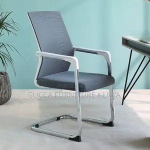 Office Chair: Professional Upholstered Office Board Armchair