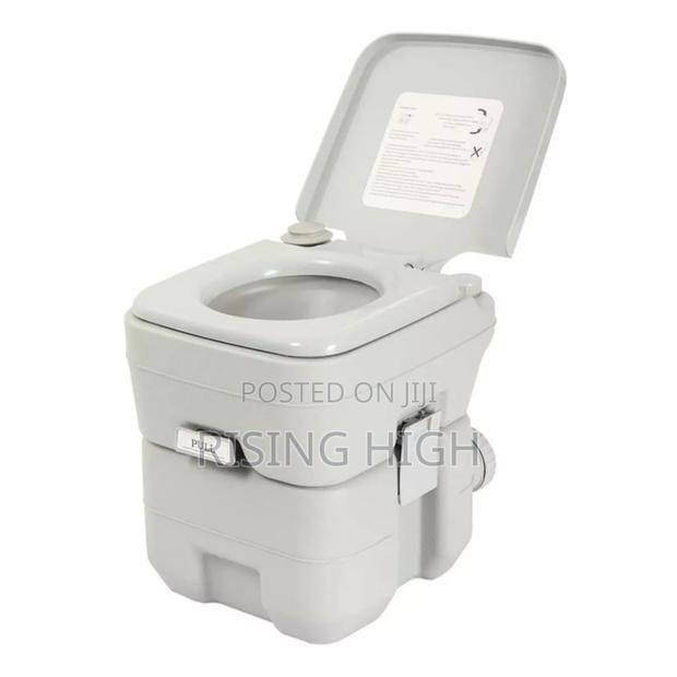 Mobile Toilet for Outdoor Functions