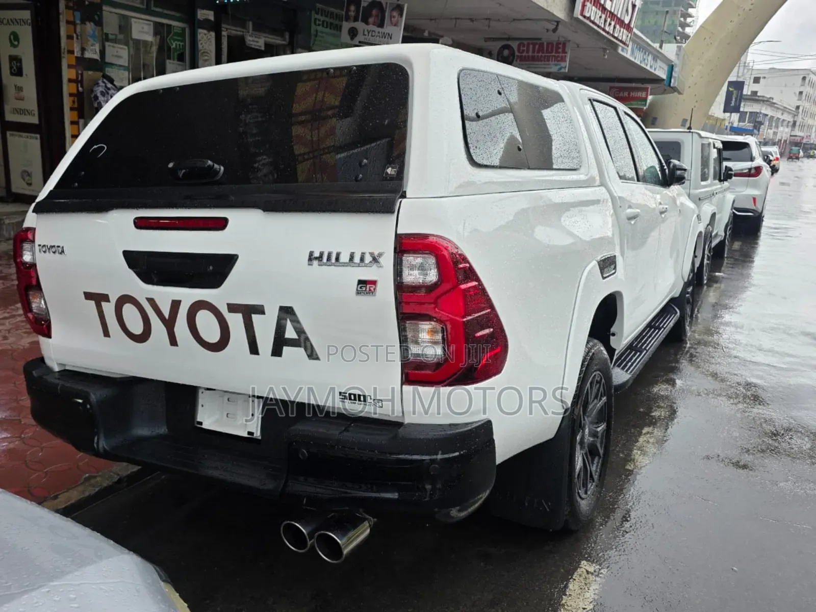 Toyota Hilux 2022 White