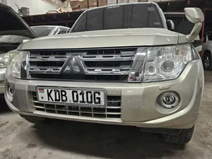 Mitsubishi Pajero 2014 Beige
