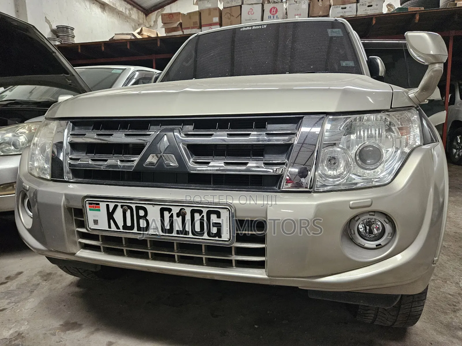 Mitsubishi Pajero 2014 Beige