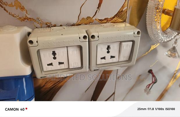 Universal Waterproof Double Socket - thumbnail 3