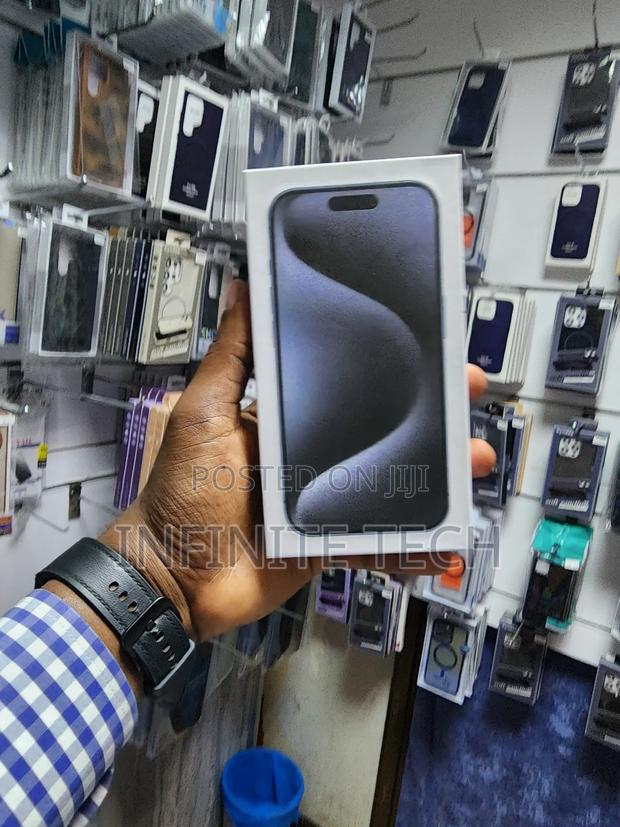 New Apple iPhone 15 Pro 256 GB Black - thumbnail 2