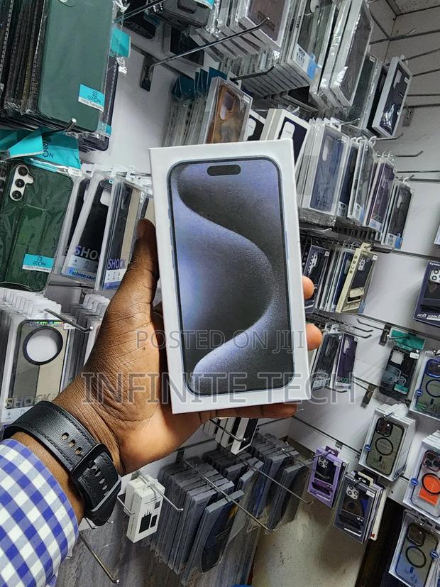 New Apple iPhone 15 Pro 256 GB Black - main view