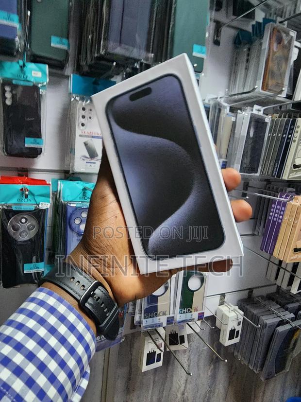 New Apple iPhone 15 Pro 256 GB Black - thumbnail 3