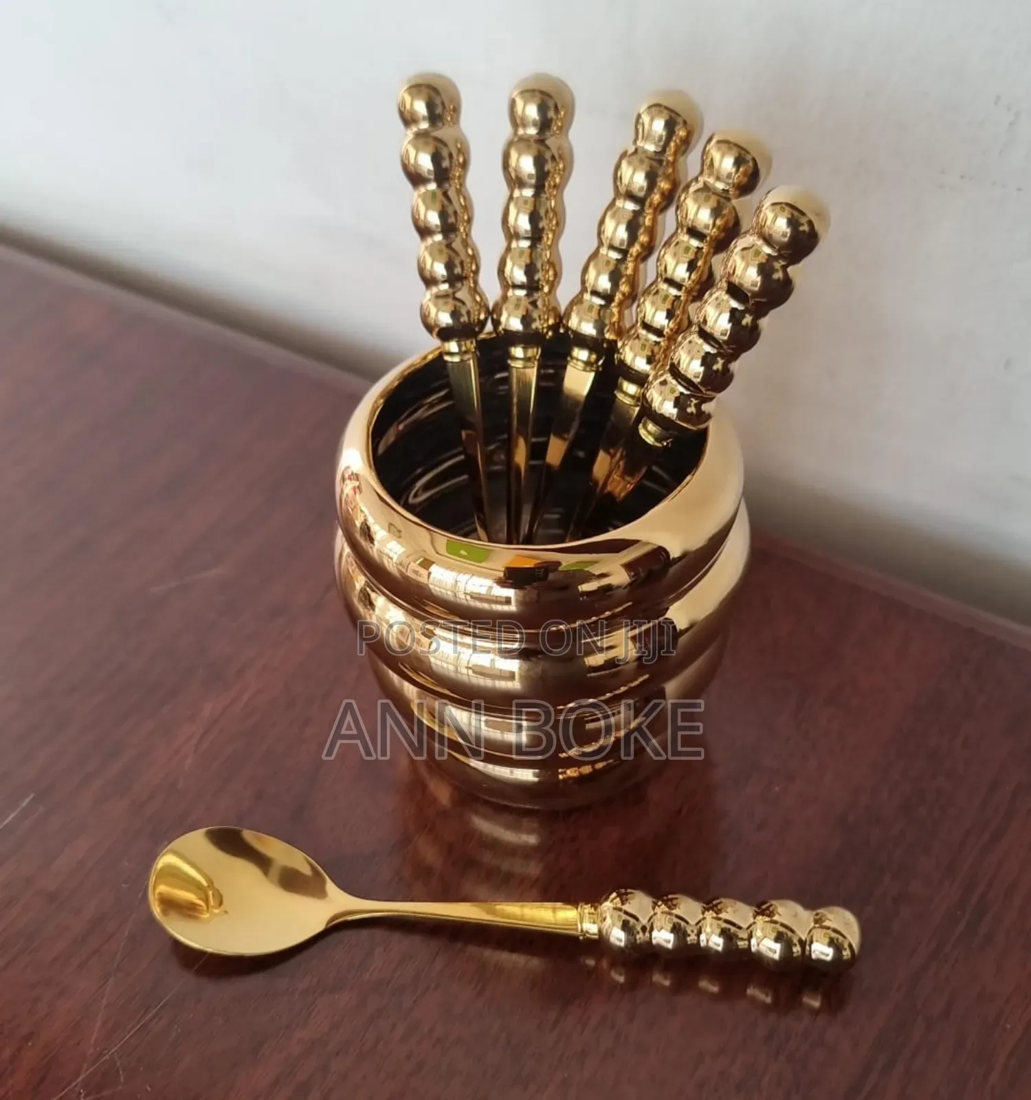 *New Arrival*
*Stylish Fruit Fork Golden Ceram