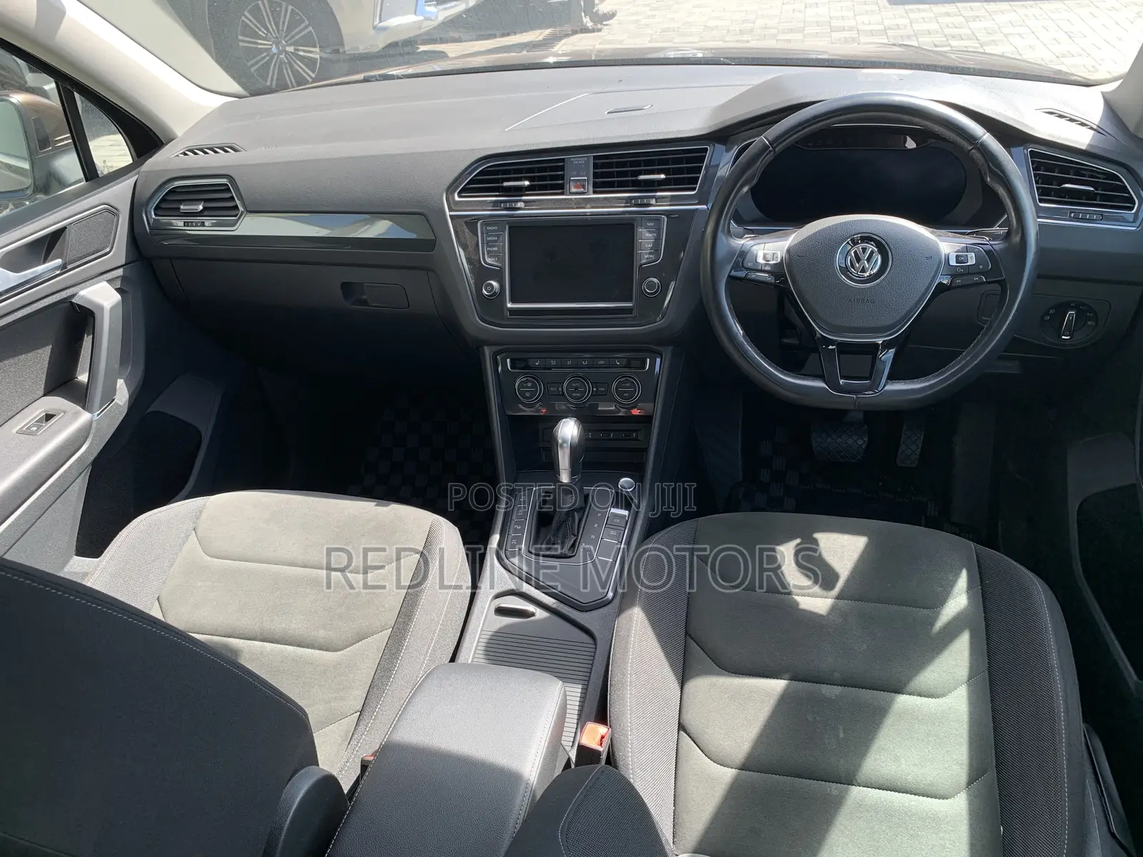 Volkswagen Tiguan 2.0T SEL FWD 2018 Brown