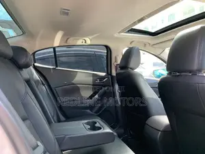 Mazda Axela 2018 Silver