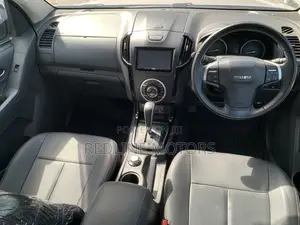 Isuzu D-MAX 2016 Silver