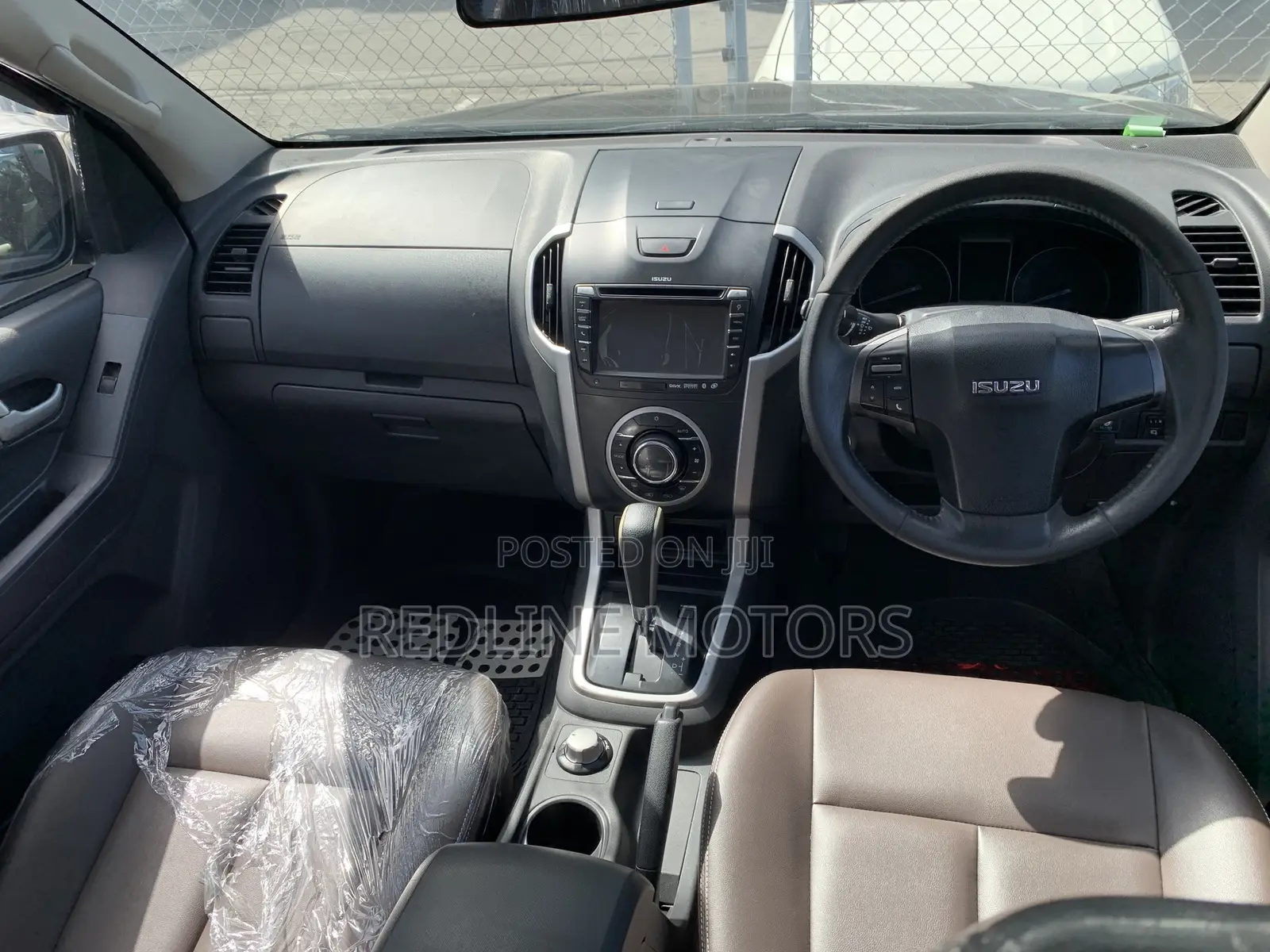 Isuzu D-MAX 2015 Black