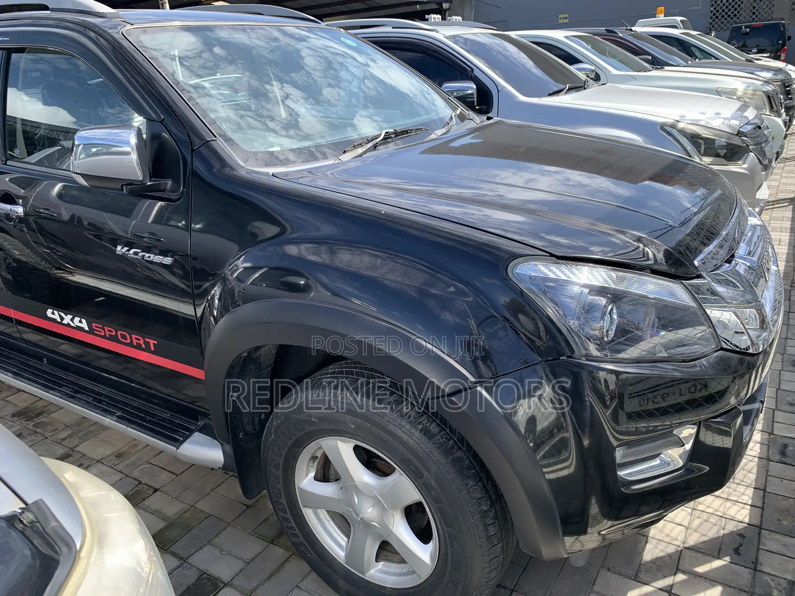 Isuzu D-MAX 2015 Black