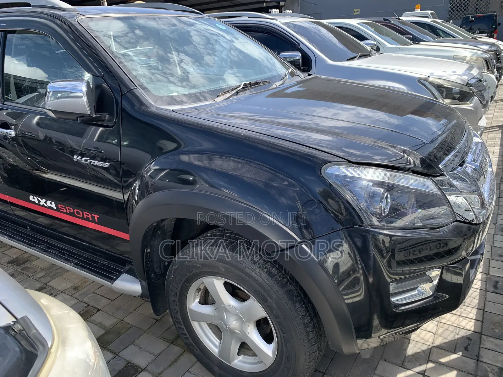 Isuzu D-MAX 2015 Black