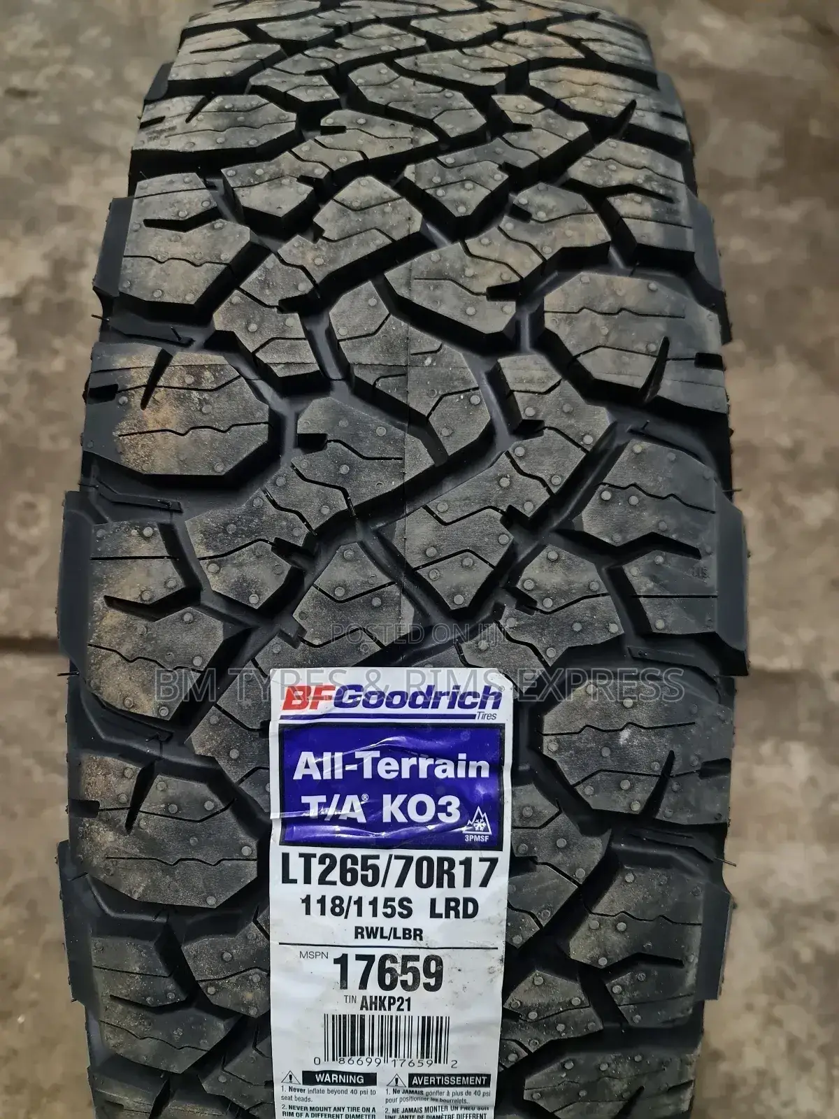 265 /70 R17 Bf Goodrich () All Terrrain.