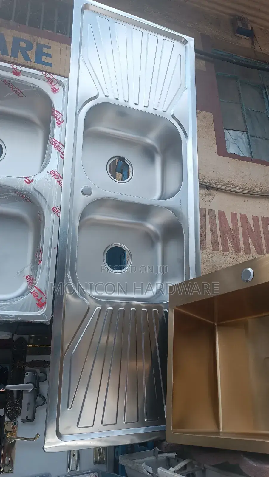 Long Double Bowl Kitchen Sink With a Table